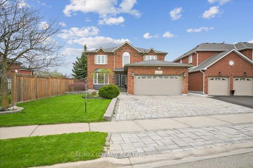 4 Bates Court, Brampton, ON, L6X3E9 | Card Image