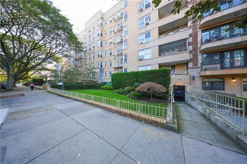 6r-1250 Ocean Pkwy, Brooklyn, NY, 11230-5142 | Card Image