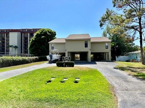 7042 Hibiscus Ave S, SOUTH PASADENA, FL, 33707-2883 | Card Image