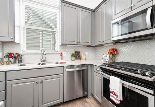 a-2103 Naomi St, Houston, TX, 77054-3822 | Card Image