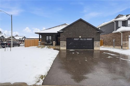 2 Pursel St, Waterford, ON, N0E1Y0 | Card Image