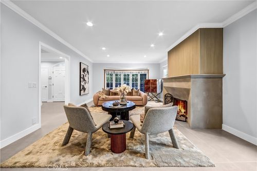 725 N Doheny, Beverly Hills, CA, 90210 | Card Image