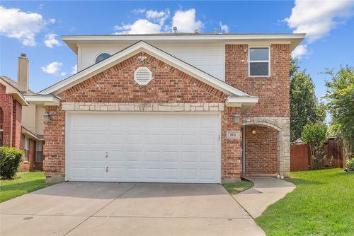 901 Saddle Dr, Euless, TX, 76039-3965 | Card Image