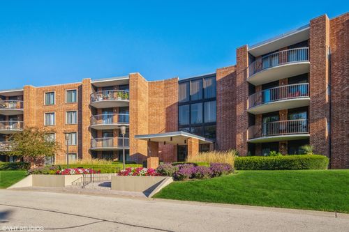 318c-1515 E Central Rd, Arlington Heights, IL, 60005-3383 | Card Image
