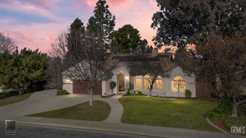 5705 Valley St, Bakersfield, CA, 93306-9631 | Card Image