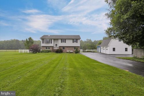 6870 Old Route 22, BETHEL, PA, 19507-8959 | Card Image