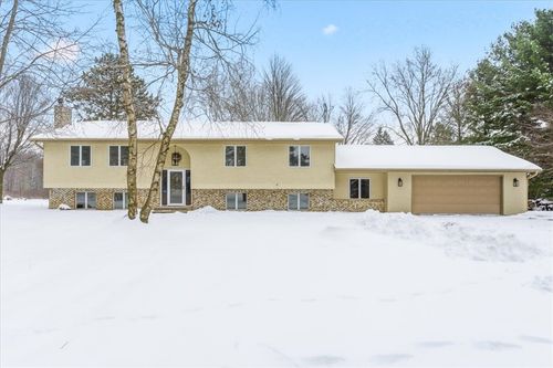 1735 Highway 63, New Richmond, WI, 54017 | Card Image