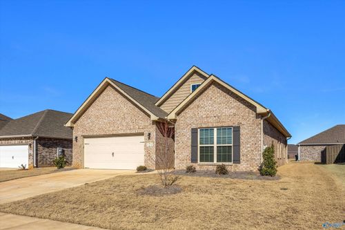 121 Heritage Lakes Blvd, New Market, AL, 35761-6609 | Card Image