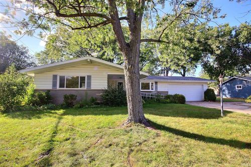 4015 Wedgewood Dr, Fort Wayne, IN, 46815-5456 | Card Image