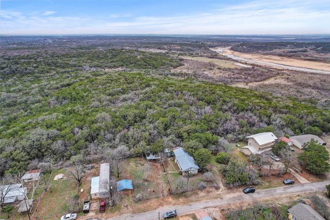 205 Singleton Dr, House other with 1 bedrooms, 1 bathrooms and 4 parking in Spicewood TX | Image 9