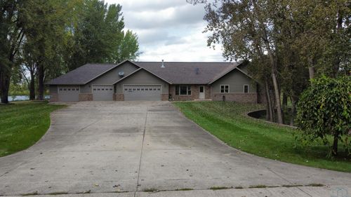 3099B Nest Ave, Sheldon, IA, 51201-8561 | Card Image