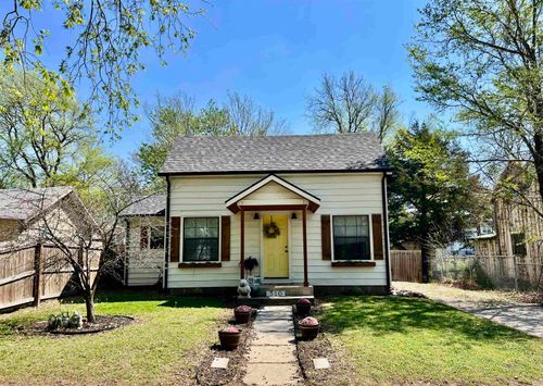 310 N 4th St, Arkansas City, KS, 67005-2512 | Card Image