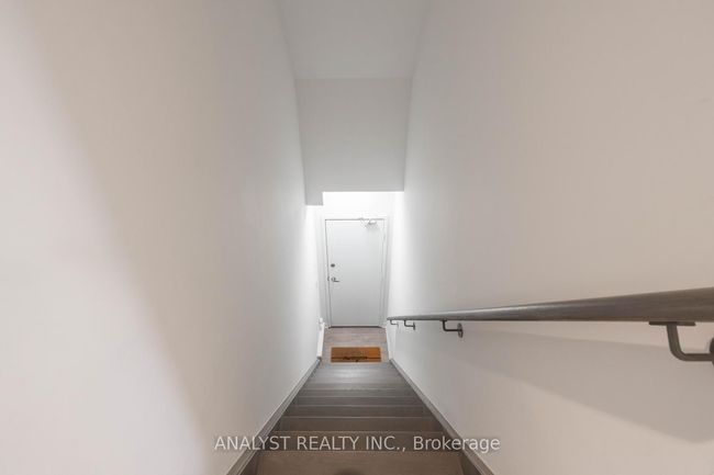 107 - 20 Halliford Pl, Condo with 2 bedrooms, 2 bathrooms and 1 parking in Brampton ON | Image 6