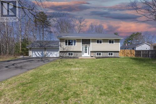 1053 Oak Ave, Greenwood, NS, B0P1N0 | Card Image