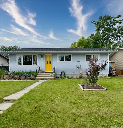 6007 Neufeld Avenue, Waldheim, SK, S0K4R0 | Card Image