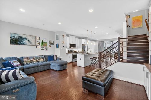 5138 Longstone Way, North Bethesda, MD, 20852-2100 | Card Image