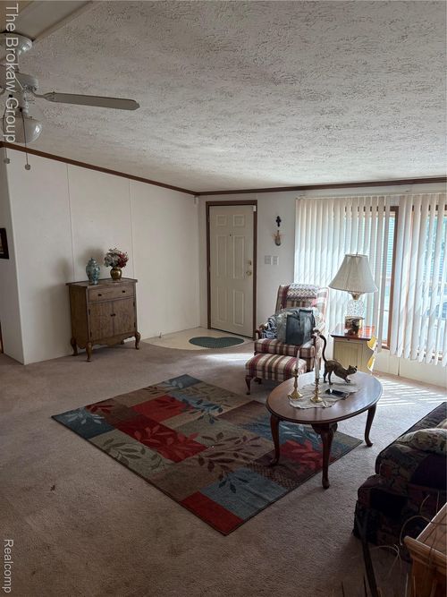 17 Riverview Dr, Lapeer, MI, 48446-7631 | Card Image