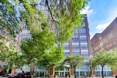 622-933 W Van Buren Street, Chicago, IL, 60607 | Card Image