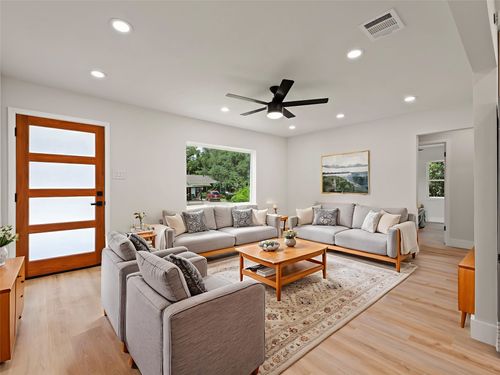 610 Dogwood Trl, Dallas, TX, 75224-3421 | Card Image