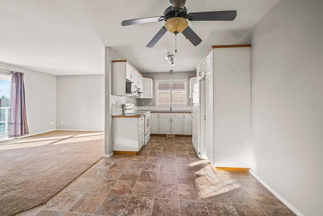 5 - 4626 44 Street, Townhouse with 2 bedrooms, 2 bathrooms and 1 parking in Sylvan Lake AB | Image 4
