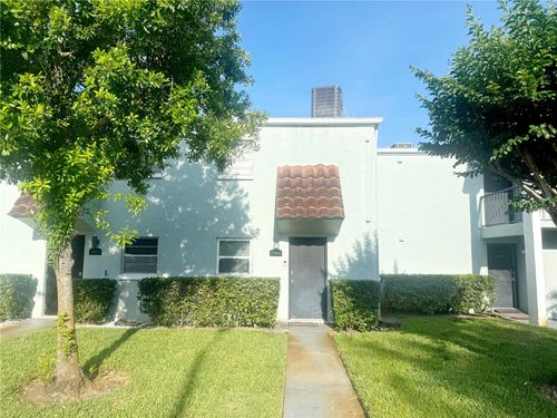 2864-2864 Somerset Park Dr, TAMPA, FL, 33613-3184 | Card Image