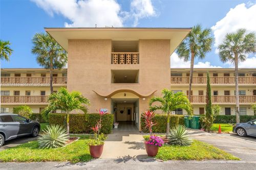 apt-106-17050 Ne 14th Ave, North Miami Beach, FL, 33162-2821 | Card Image
