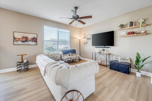 182 Honey Locust Ln, Commercial Point, OH, 43116-2500 | Card Image