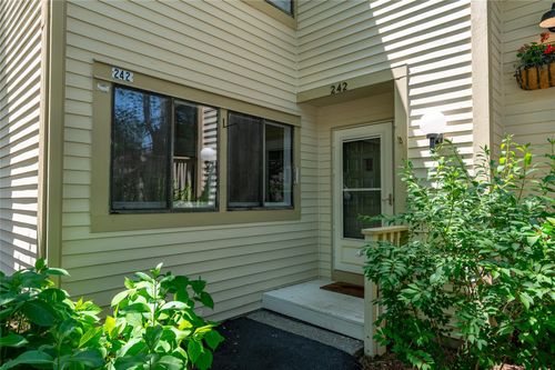 242 Deer Hl, South Salem, NY, 10590-2413 | Card Image