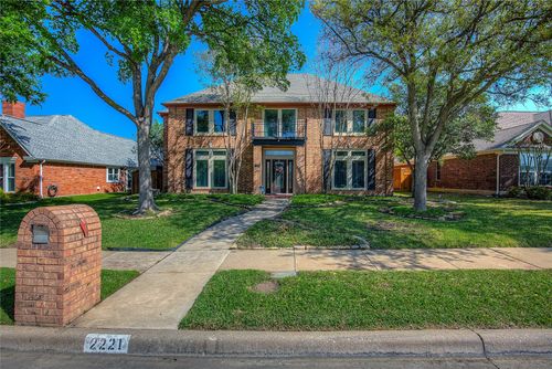 2221 Canyon Trl, Carrollton, TX, 75007-1631 | Card Image
