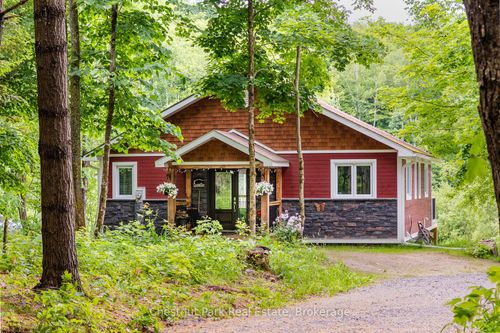 1037 Skeleton Lake 3 Rd, Utterson, ON, P0B1M0 | Card Image