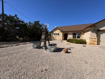 1541 Cottonwood Rd, House other with 3 bedrooms, 2 bathrooms and null parking in Fischer TX | Image 2