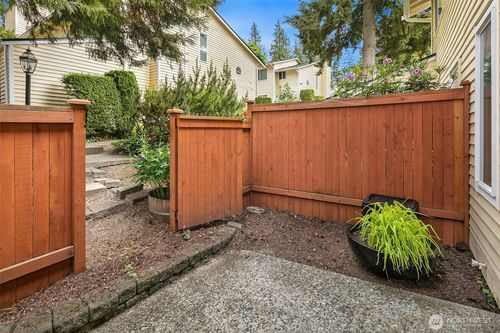 apt-e3-12024 101st Ave Ne, Kirkland, WA, 98034-6736 | Card Image