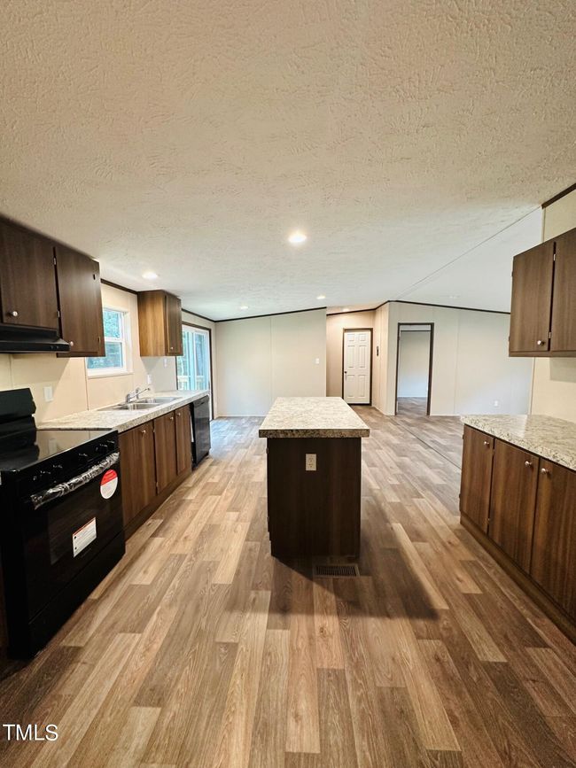 Kitchen | Image 9