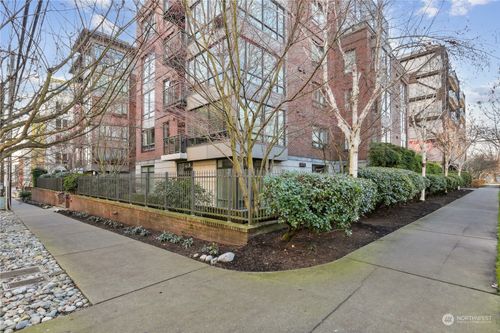 306-4547 8th Avenue Ne, Seattle, WA, 98105 | Card Image