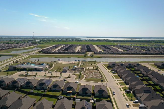Bird's eye view featuring a residential view and a water view | Image 27