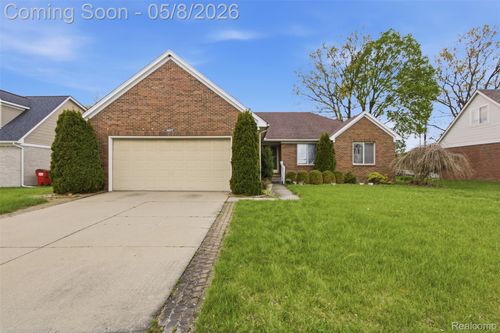 46877 Twin City Trl, Macomb, MI, 48044-6209 | Card Image