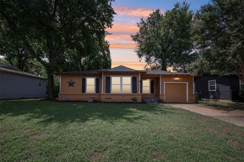1218 Mockingbird Ln, Arlington, TX, 76013-3702 | Card Image