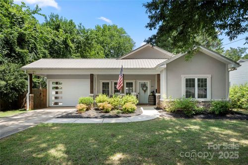 2717 Arnold Dr, Charlotte, NC, 28205-2970 | Card Image