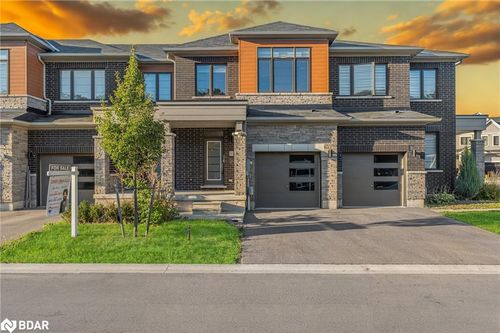30-8273 Tulip Tree Dr, Niagara Falls, ON, L2H3S8 | Card Image