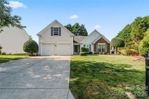 9400 Shepparton Dr, Huntersville, NC, 28078-9331 | Card Image