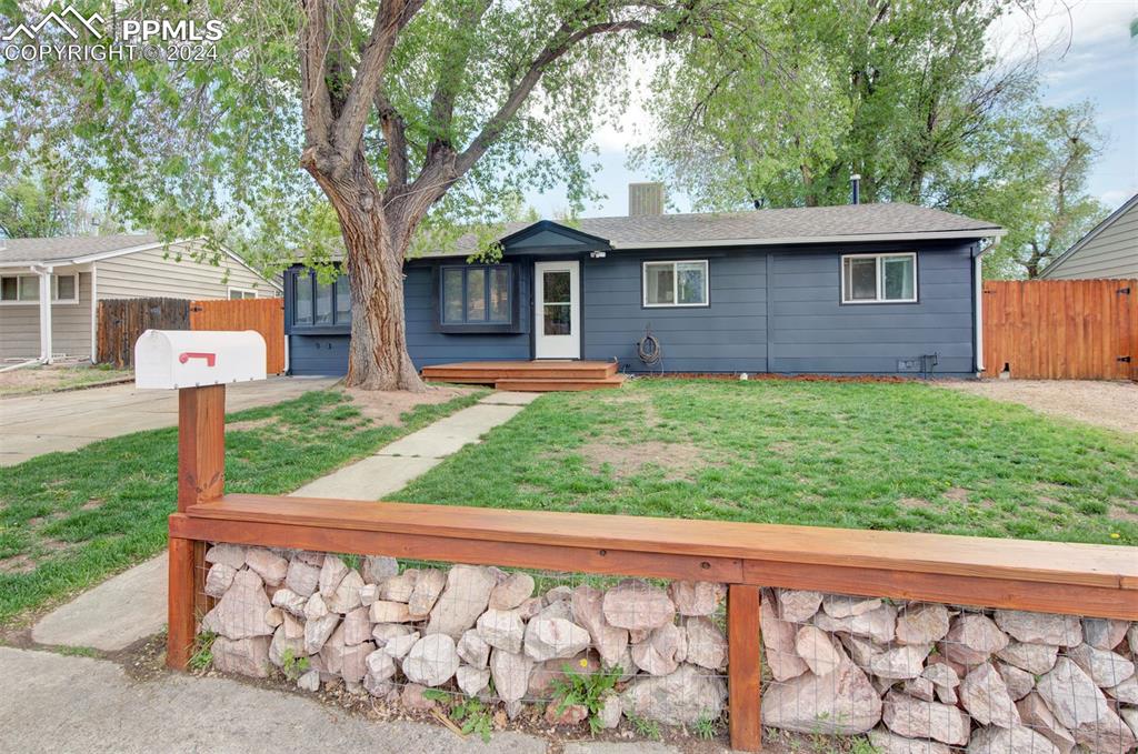 Hayes Dr, Colorado Springs, CO 80911