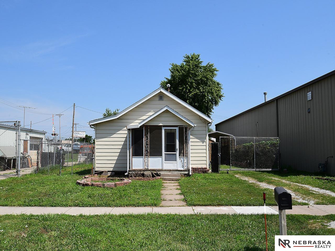 Madison Ave, Lincoln, NE 68504