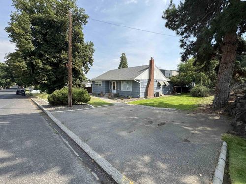 928 Market St, Prosser, WA, 99350-1216 | Card Image
