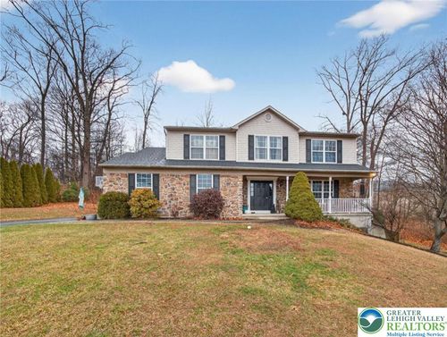 7733 Harbor Ct, Slatington, PA, 18080-3656 | Card Image