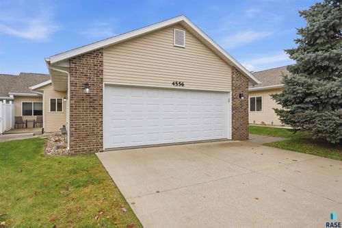 6-4556 E 49th St Street, Sioux Falls, SD, 57110 | Card Image