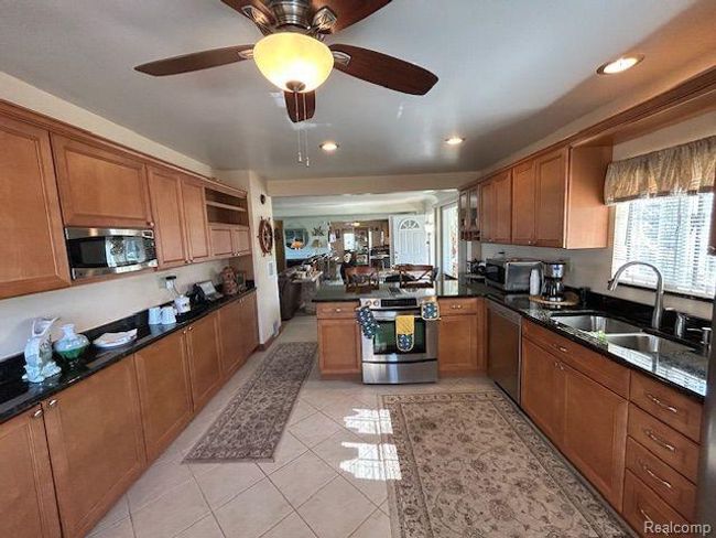 32241 N River Rd, House other with 3 bedrooms, 2 bathrooms and null parking in Harrison Twp MI | Image 18