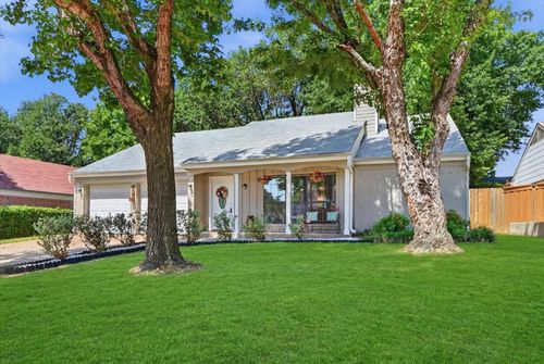 4317 Winchester Ct, Grand Prairie, TX, 75052-1515 | Card Image