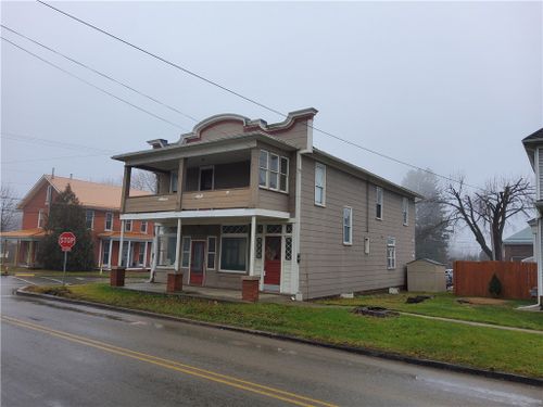 102 Franklin St, Clintonville, PA, 16372-9822 | Card Image