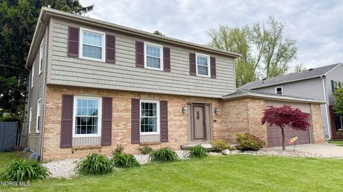 1215 Eastland Dr, Oregon, OH, 43616-4001 | Card Image