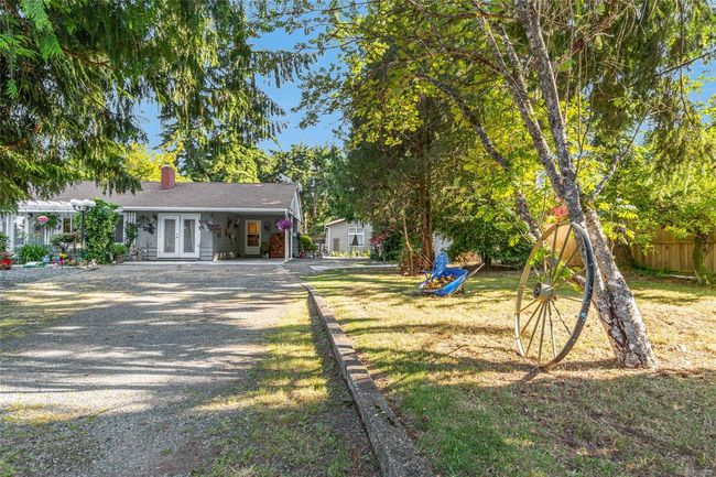 1226 Centre Rd, House other with 4 bedrooms, 2 bathrooms and 5 parking in Qualicum Beach BC | Image 15